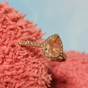 Le Vian pear cut/peach diamond 14KT ring